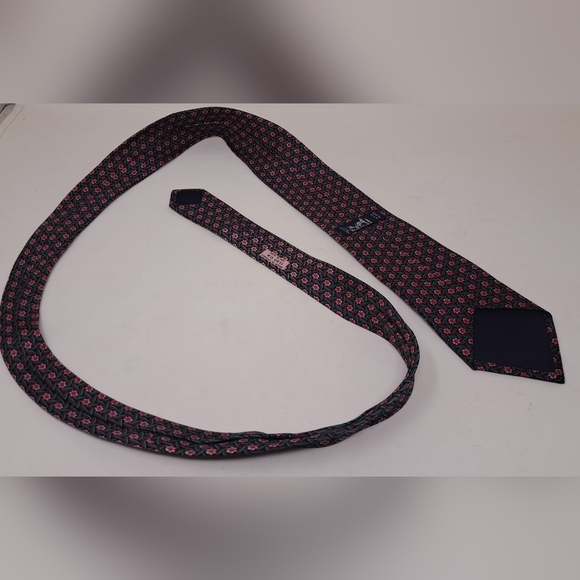 Hermes Paris Men's Tie Neck Tie Vintage Rose Floral 100% Silk Authentic 56" - Picture 11 of 16